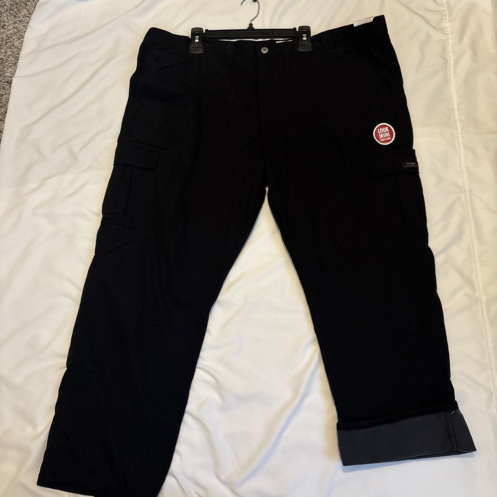 New Men's Wrangler Fleece Lined Cargo Pants Relaxed Fit Straight Leg sz. w46xl30